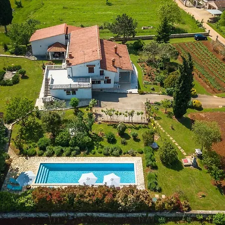 Apartament Martina *